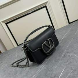 Picture of Valentino Handbags _SKUfw217416849fw